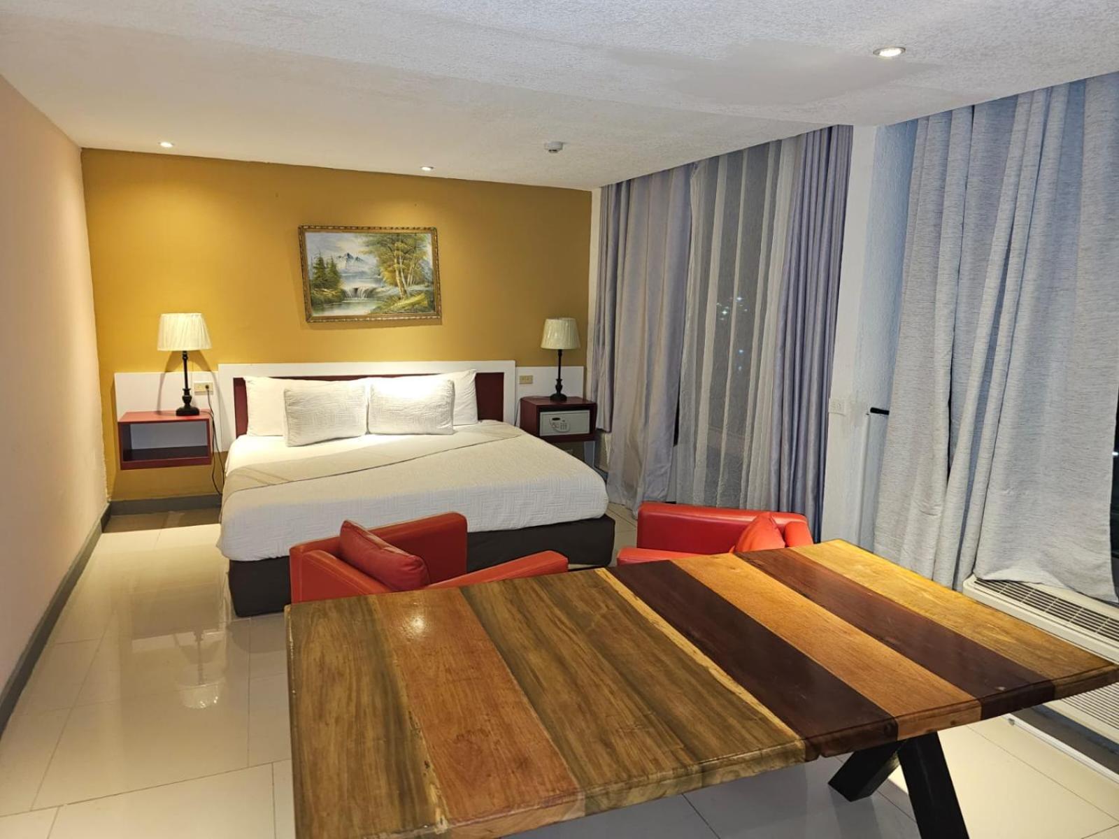Golden Tree Hotel Belize Belize City Exterior photo